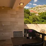 Guest house Filip With Swimming Pool 4*