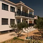 Filip With Swimming Pool 4* Starigrad Paklenica