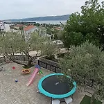 Filip 4*
