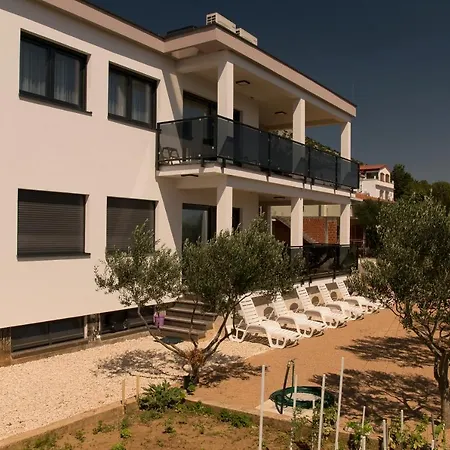 Filip With Swimming Pool 4* Starigrad Paklenica
