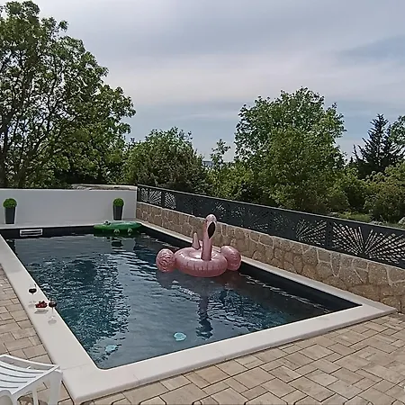 Guest house Filip With Swimming Pool