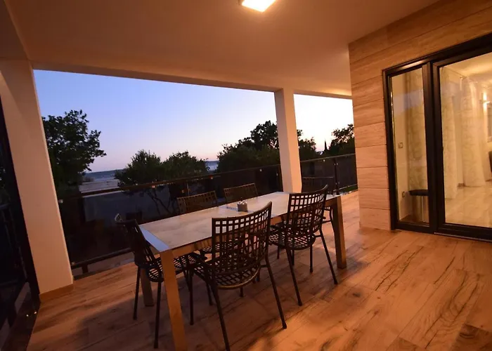 Filip Гостевой дом Стариград-Пакленица