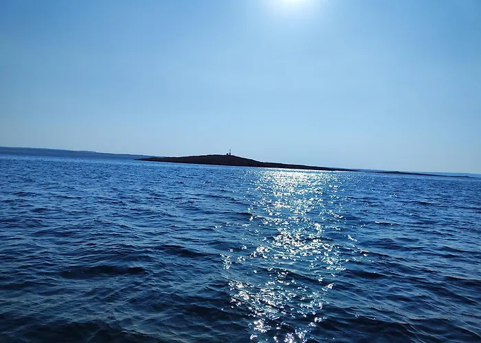 Filip Стариград-Пакленица