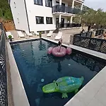Filip With Swimming Pool Gasthuis 4*