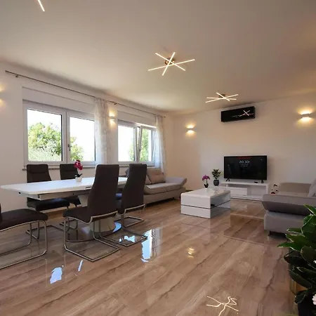 Filip 4* Starigrad Paklenica