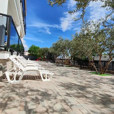 Maison d'hôtes Filip With Swimming Pool 4*