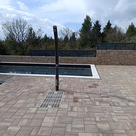 Filip With Swimming Pool 4* スタリグラード