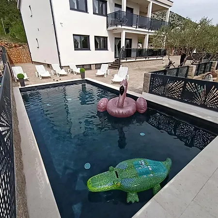 Filip With Swimming Pool Pensjonat 4*