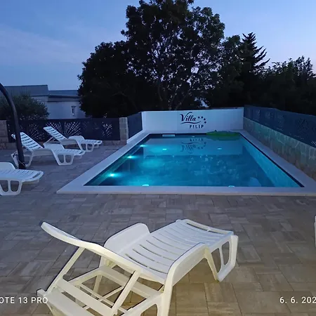 Filip With Swimming Pool Gasthuis Starigrad Paklenica